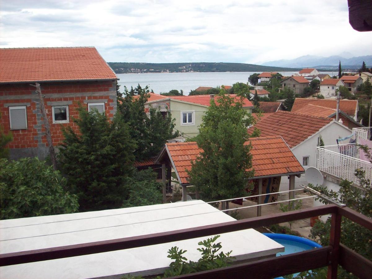 Apartments Mira Gornji Karin Esterno foto